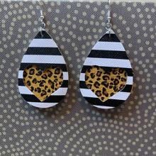 Heart striped teardrop earrings