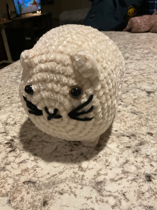 Crochet small loaf cat