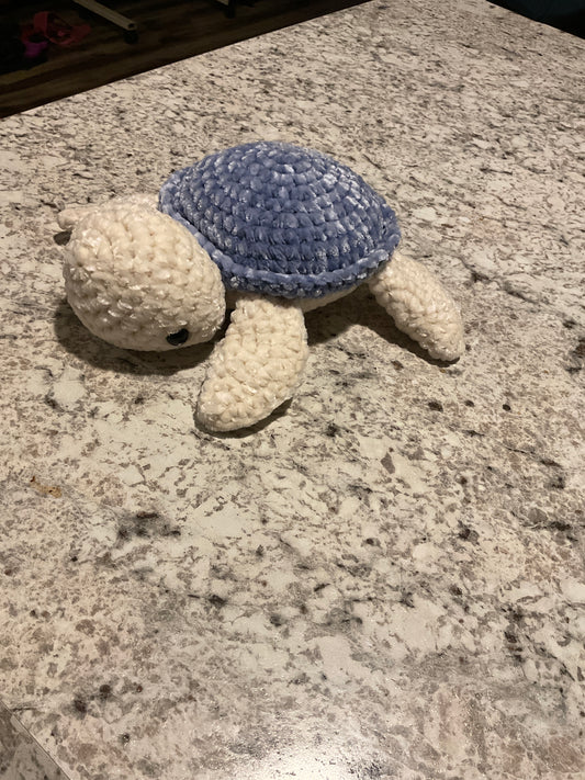 Small crochet turtle